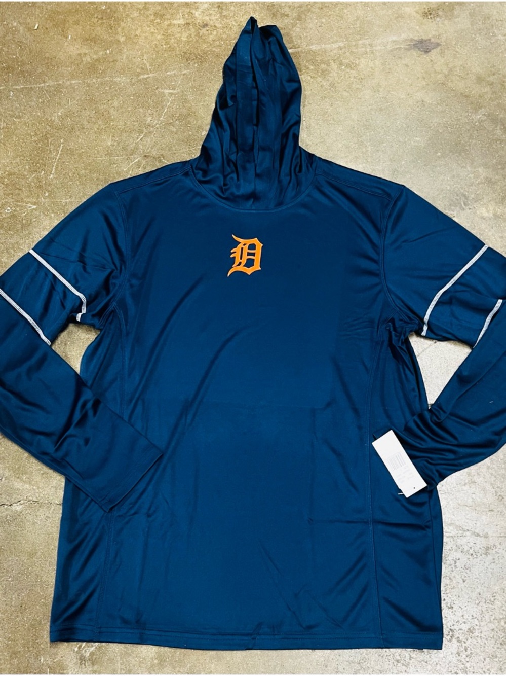 Detroit Tigers Navy Hooded Pullover with Orange D Logo - Picture 3 of 4
